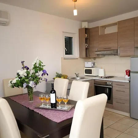 Oasis With Free Parking On Premises *
